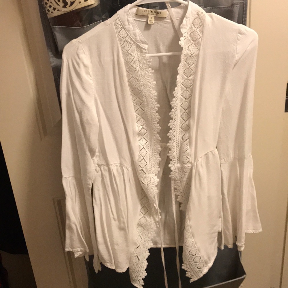 Free generation top, all white